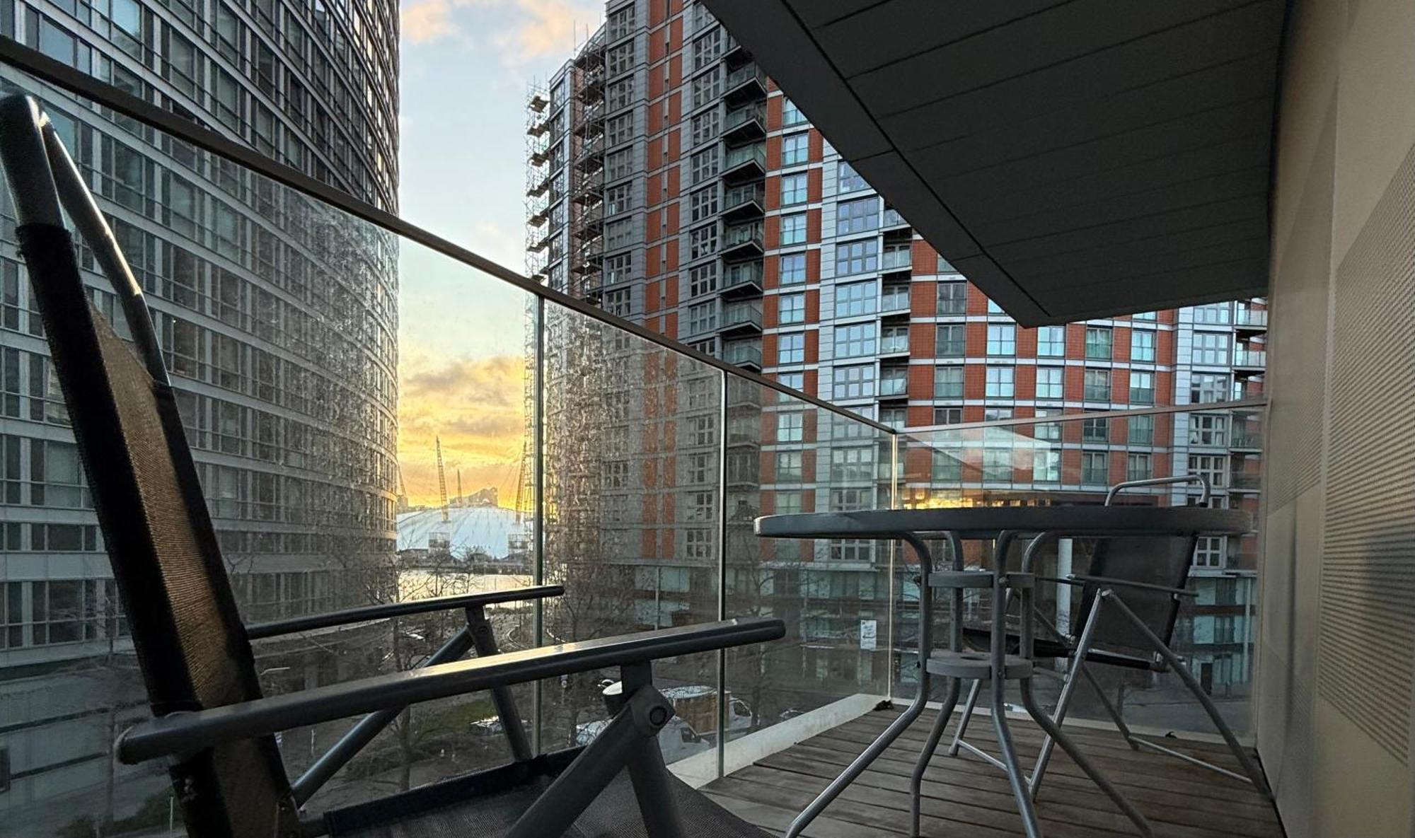 Luxury Modern 2 Bed Flat With Balcony And City View - Canary Wharf City Center Londres Extérieur photo