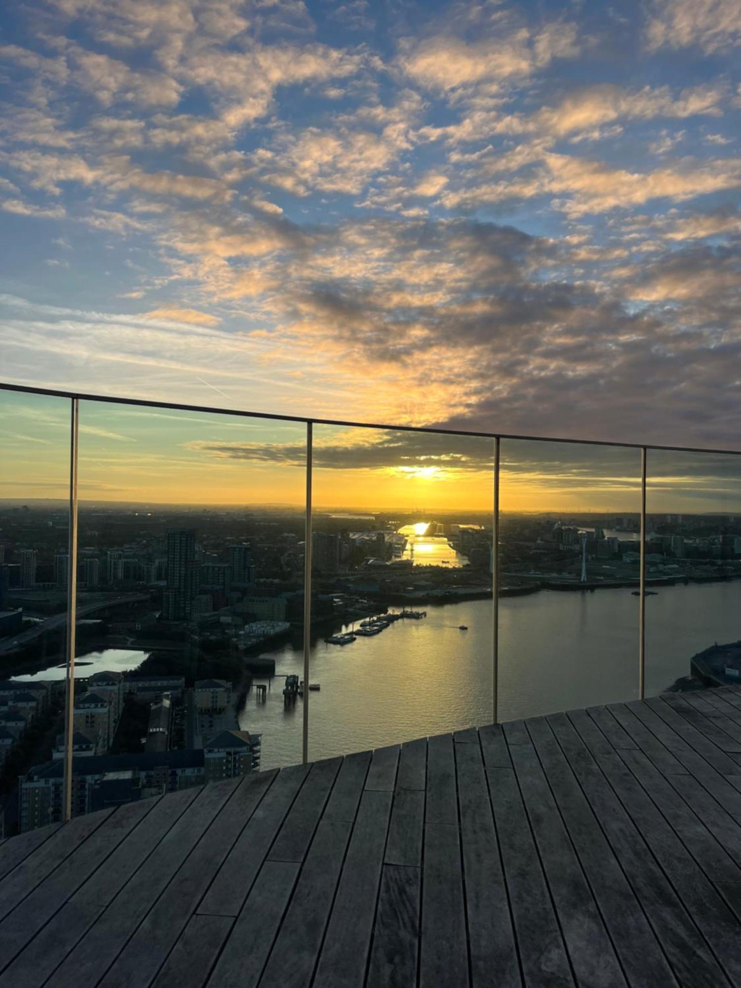 Luxury Modern 2 Bed Flat With Balcony And City View - Canary Wharf City Center Londres Extérieur photo