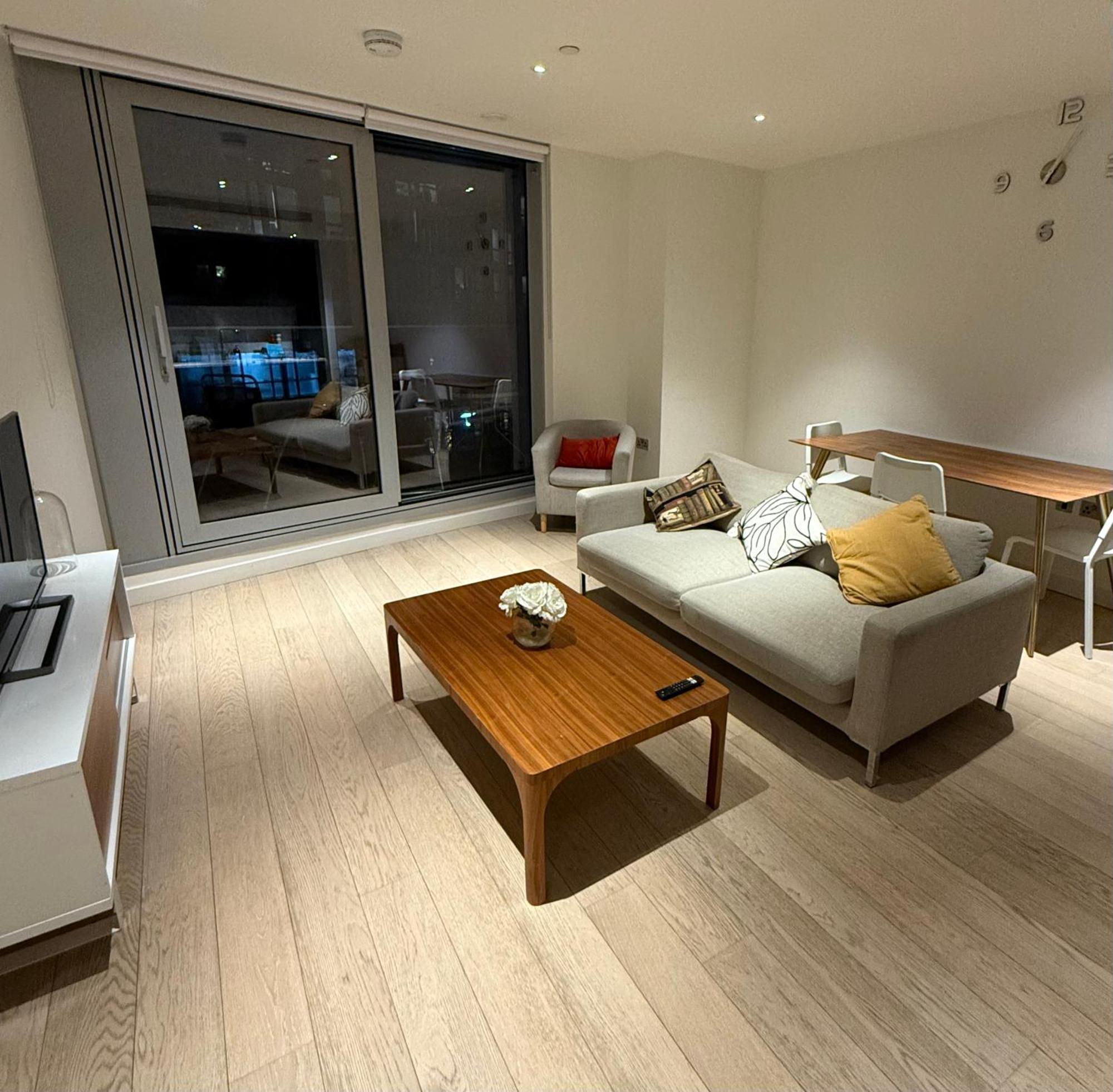 Luxury Modern 2 Bed Flat With Balcony And City View - Canary Wharf City Center Londres Extérieur photo